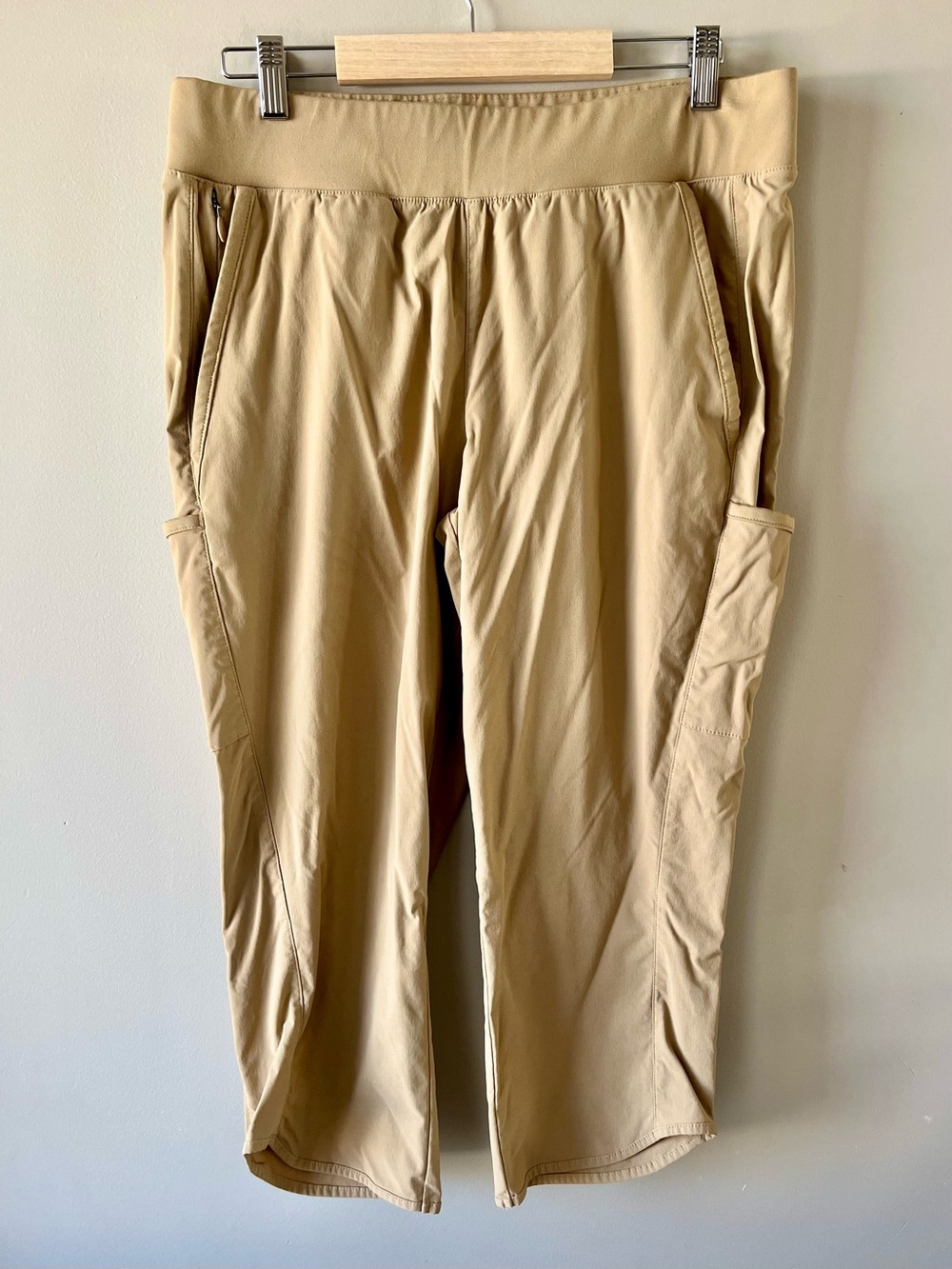 Columbia Women's Capri Pant in Khaki Colour Size Large - Gorpcore Outdoor Hiking
